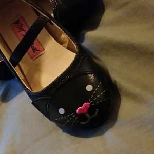 Betsey Johnson kitten flats